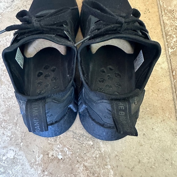 Adidas NMD_R1 size 9 - Picture 4 of 6